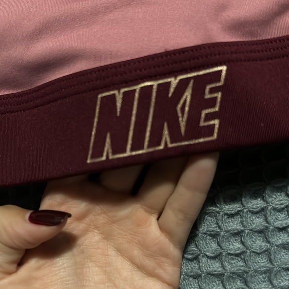 Nike sports bra - Picture 2 of 3